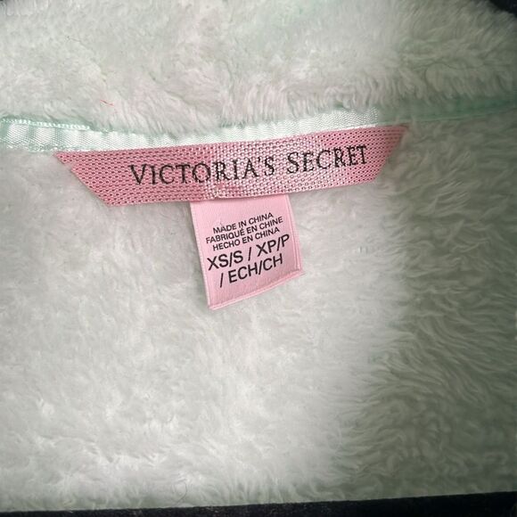 Victoria’s Secret Angel Robe - Picture 3 of 5